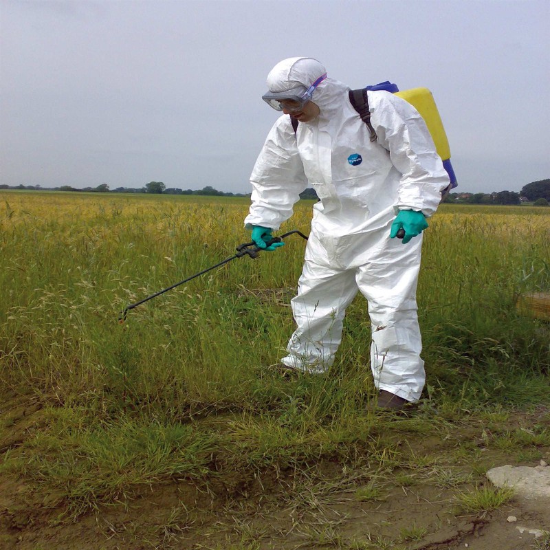 900AN5109-disposable-spraying-suit-1